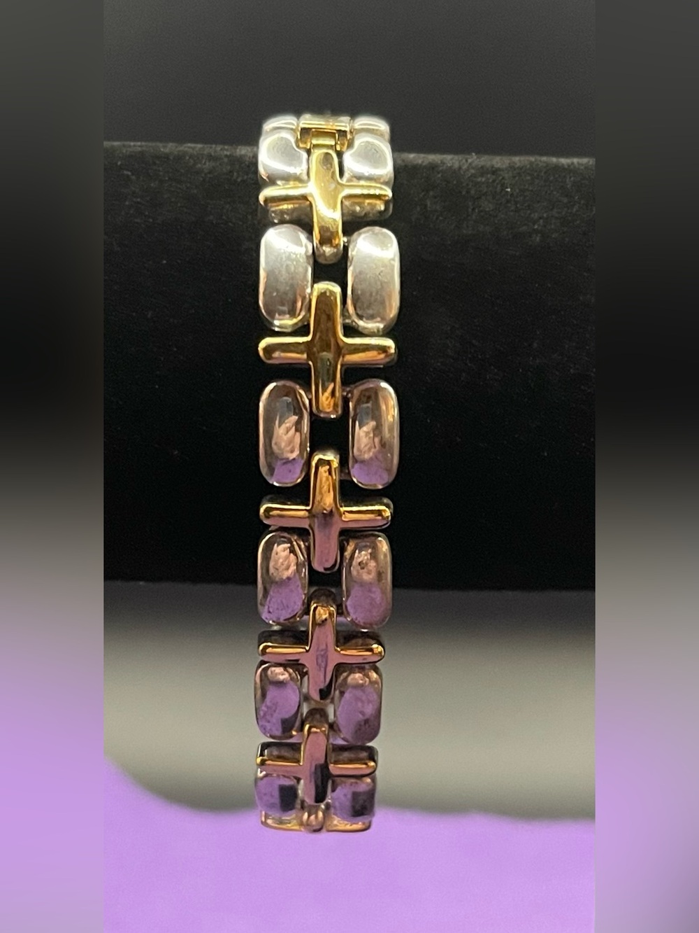 Vintage Liz Claiborne LCl Two Tone Link
Bracelet • Silver Gold X Accent 7.25”